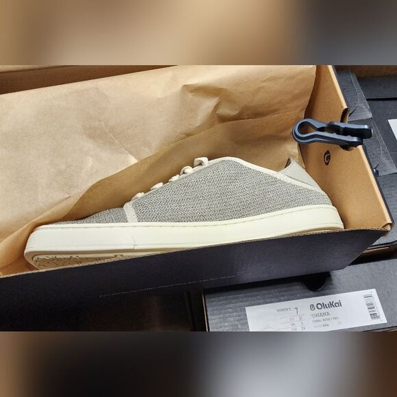 Olukai Pehuea Li Slip On - Picture 5 of 5